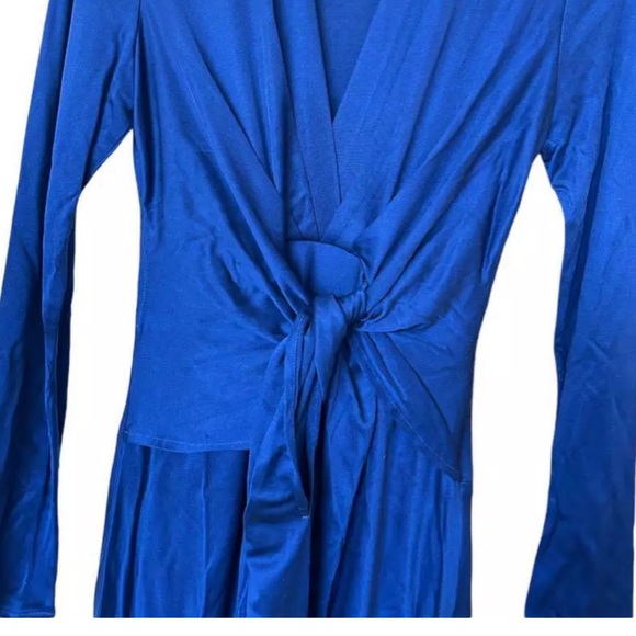 Engagement dress as seen as Catherine, Princess of Wales - Picture 5 of 5